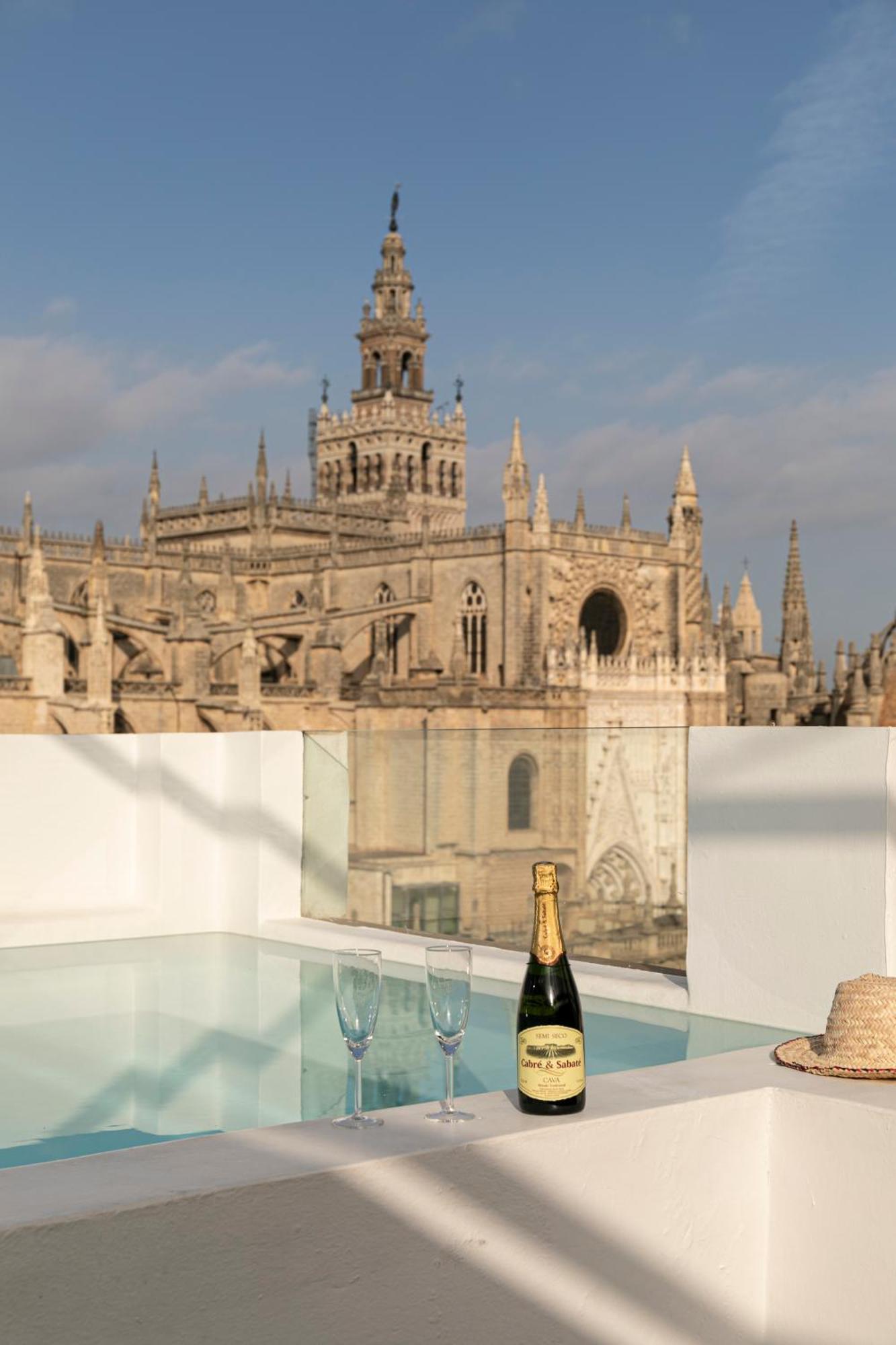 Apartamento Isg Modern Atticpool At The Cathedralfree Parking Sevilla