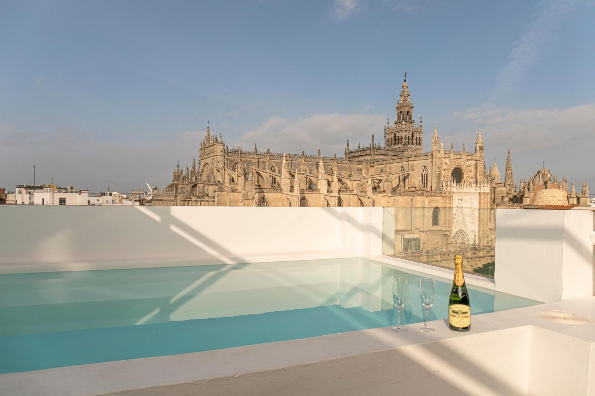Apartamento Isg Modern Atticpool At The Cathedralfree Parking Sevilla