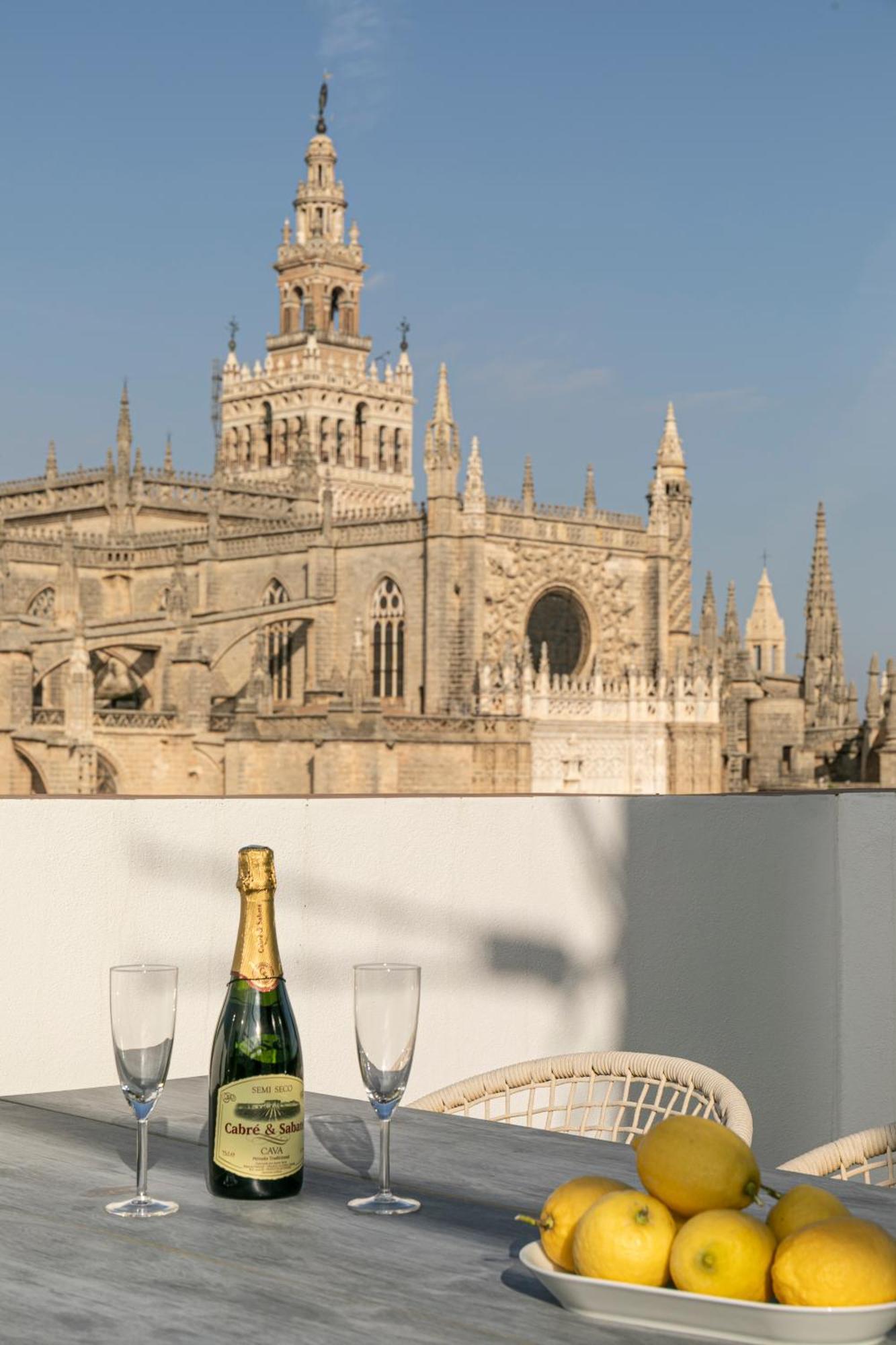 Isg Modern Atticpool At The Cathedralfree Parking * Sevilla