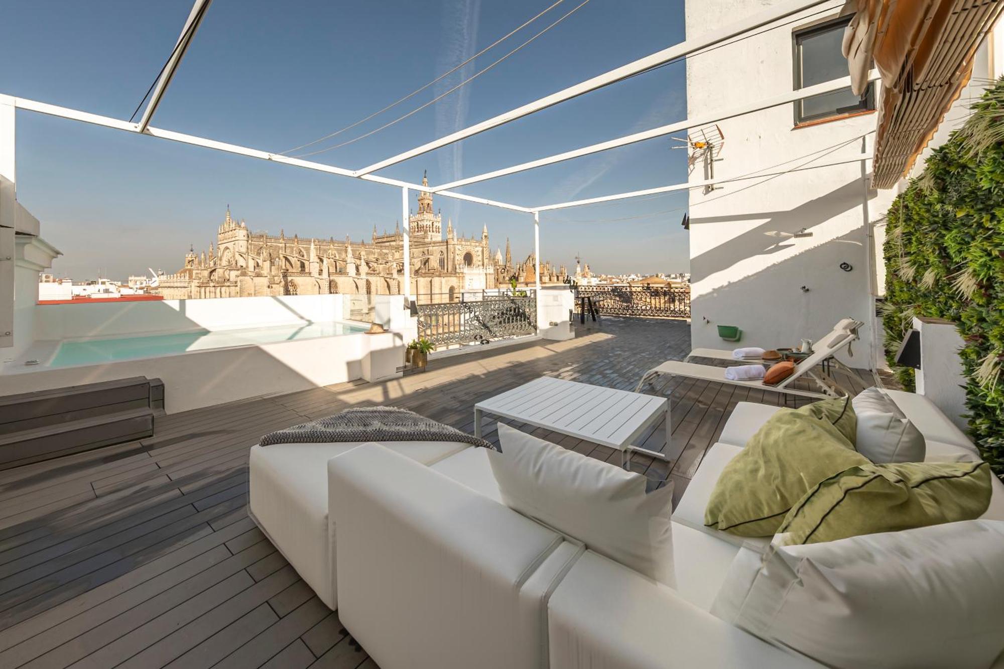 Isg Modern Atticpool At The Cathedralfree Parking Apartamento