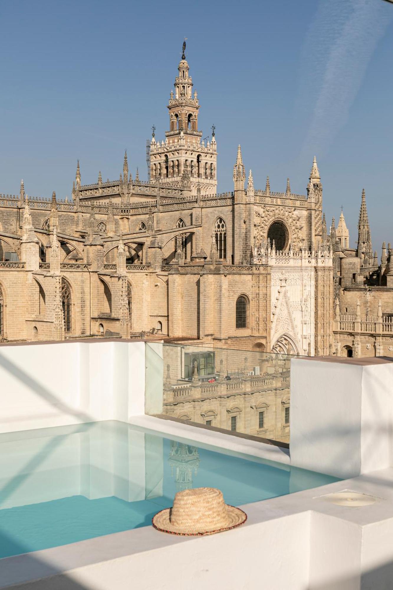 Apartamento Isg Modern Atticpool At The Cathedralfree Parking Sevilla