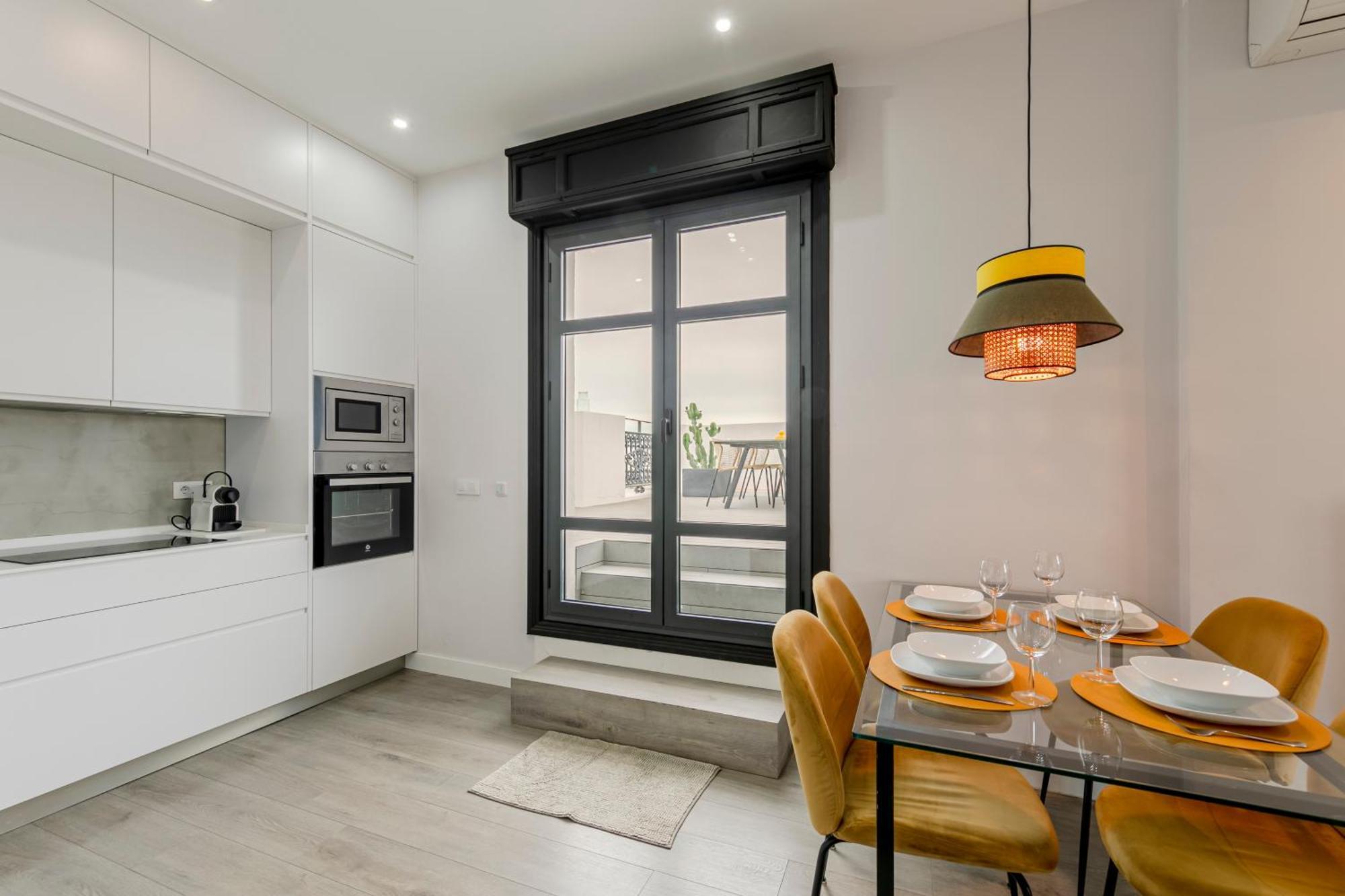 Isg Modern Atticpool At The Cathedralfree Parking * Sevilla