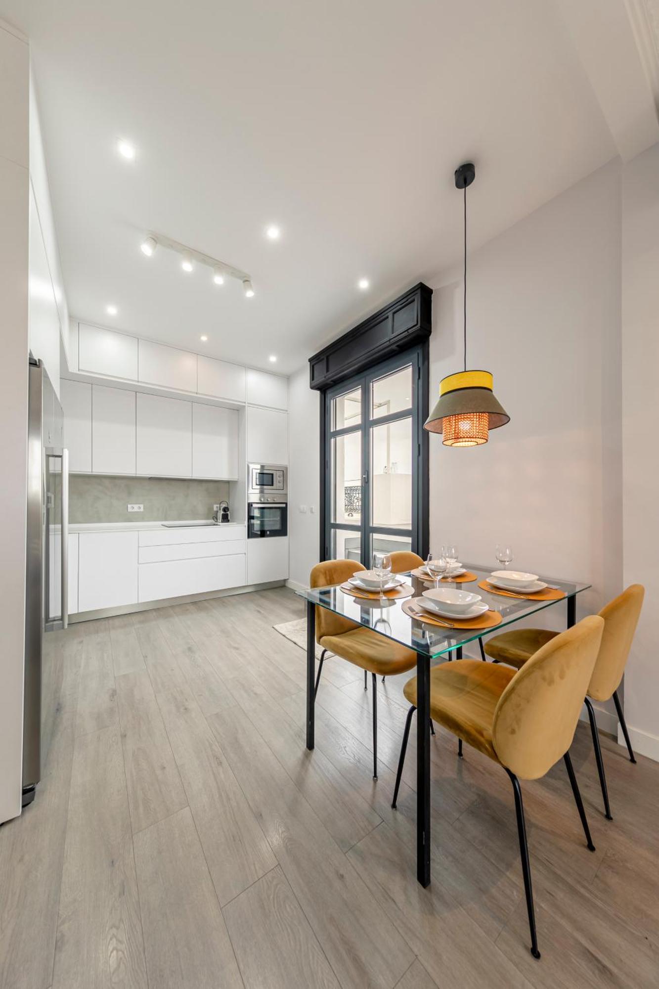 Isg Modern Atticpool At The Cathedralfree Parking * Seville