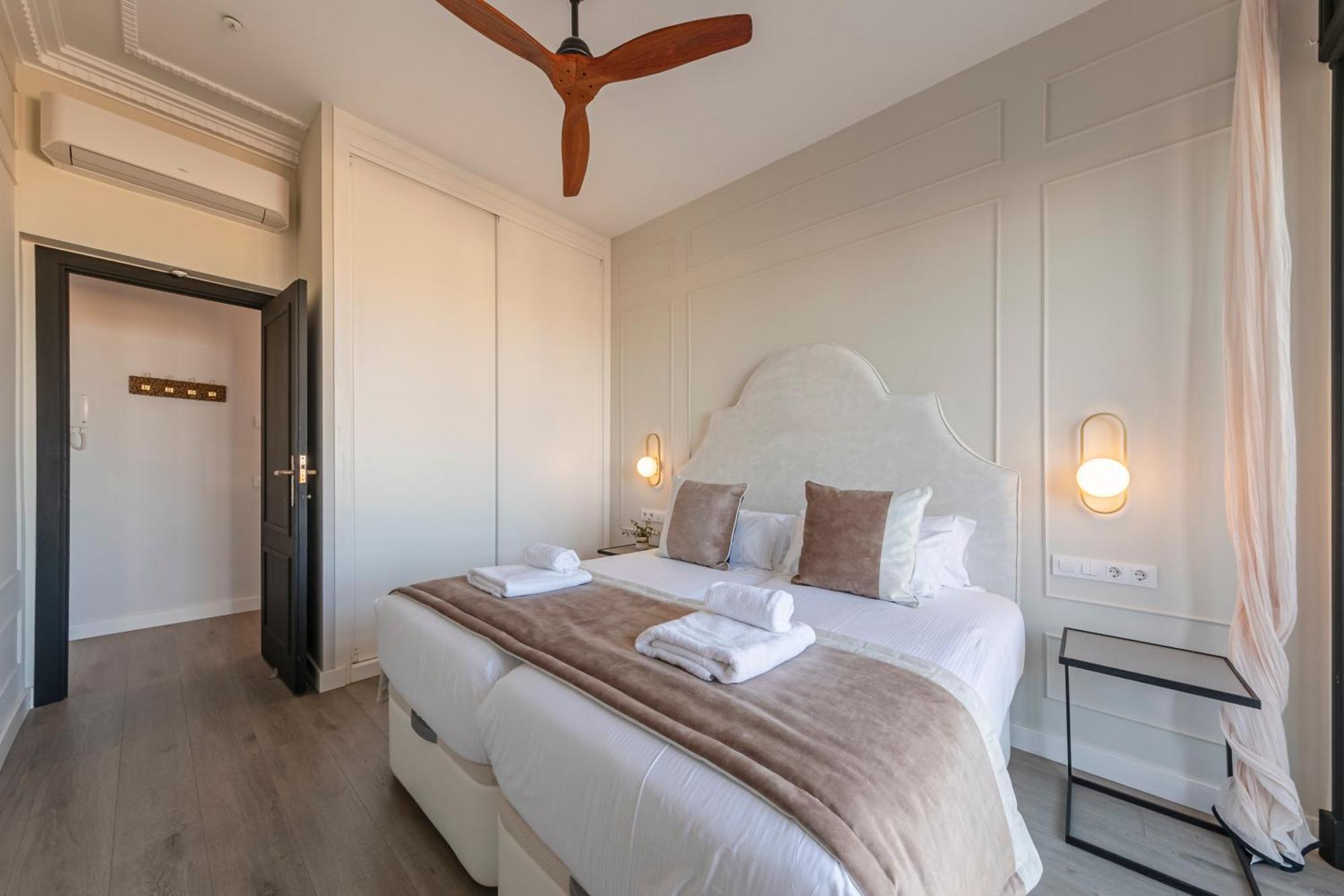Apartamento Isg Modern Atticpool At The Cathedralfree Parking Sevilla