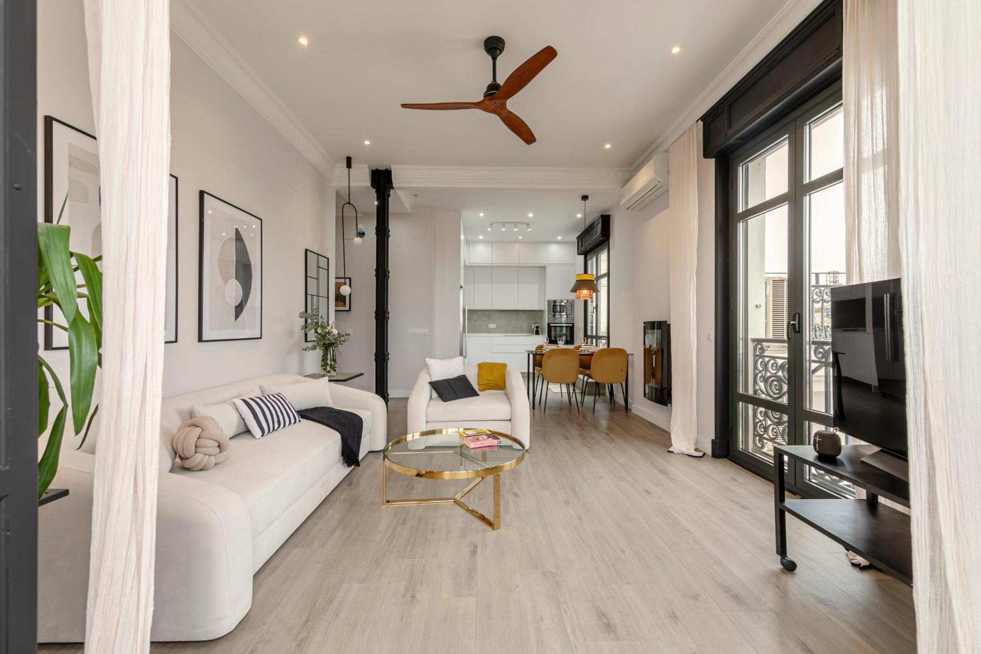 Isg Modern Atticpool At The Cathedralfree Parking Apartamento