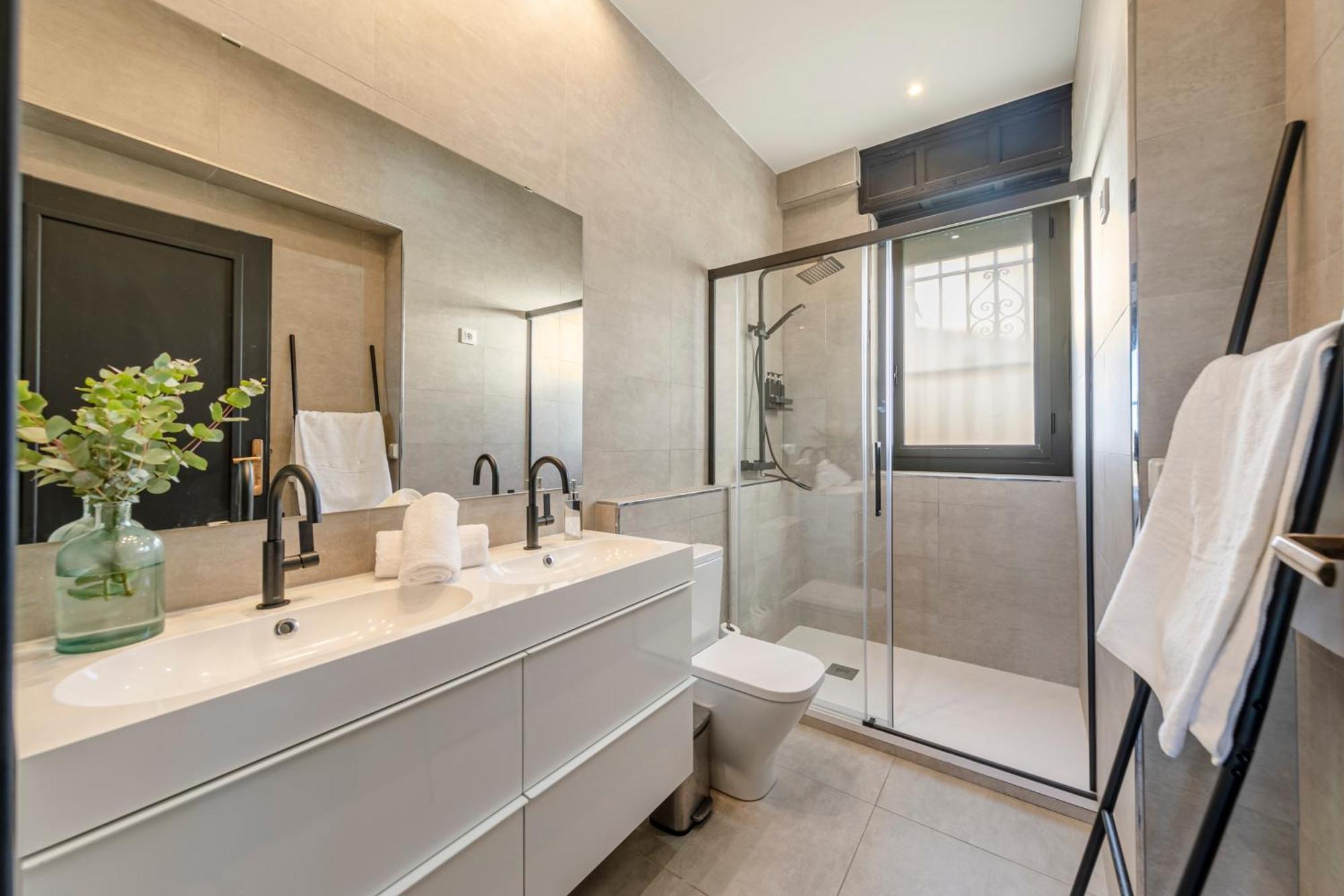 Apartment Isg Modern Atticpool At The Cathedralfree Parking *