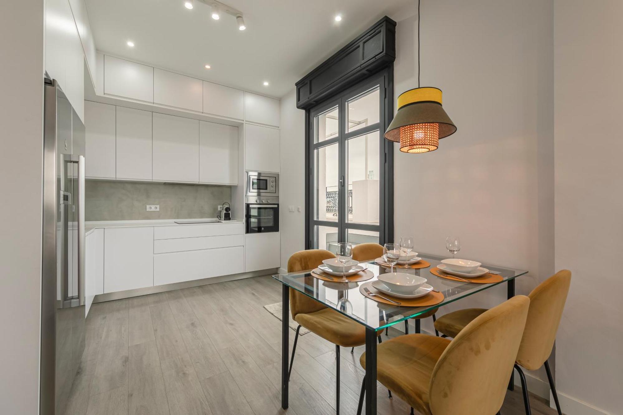 Isg Modern Atticpool At The Cathedralfree Parking Apartamento *