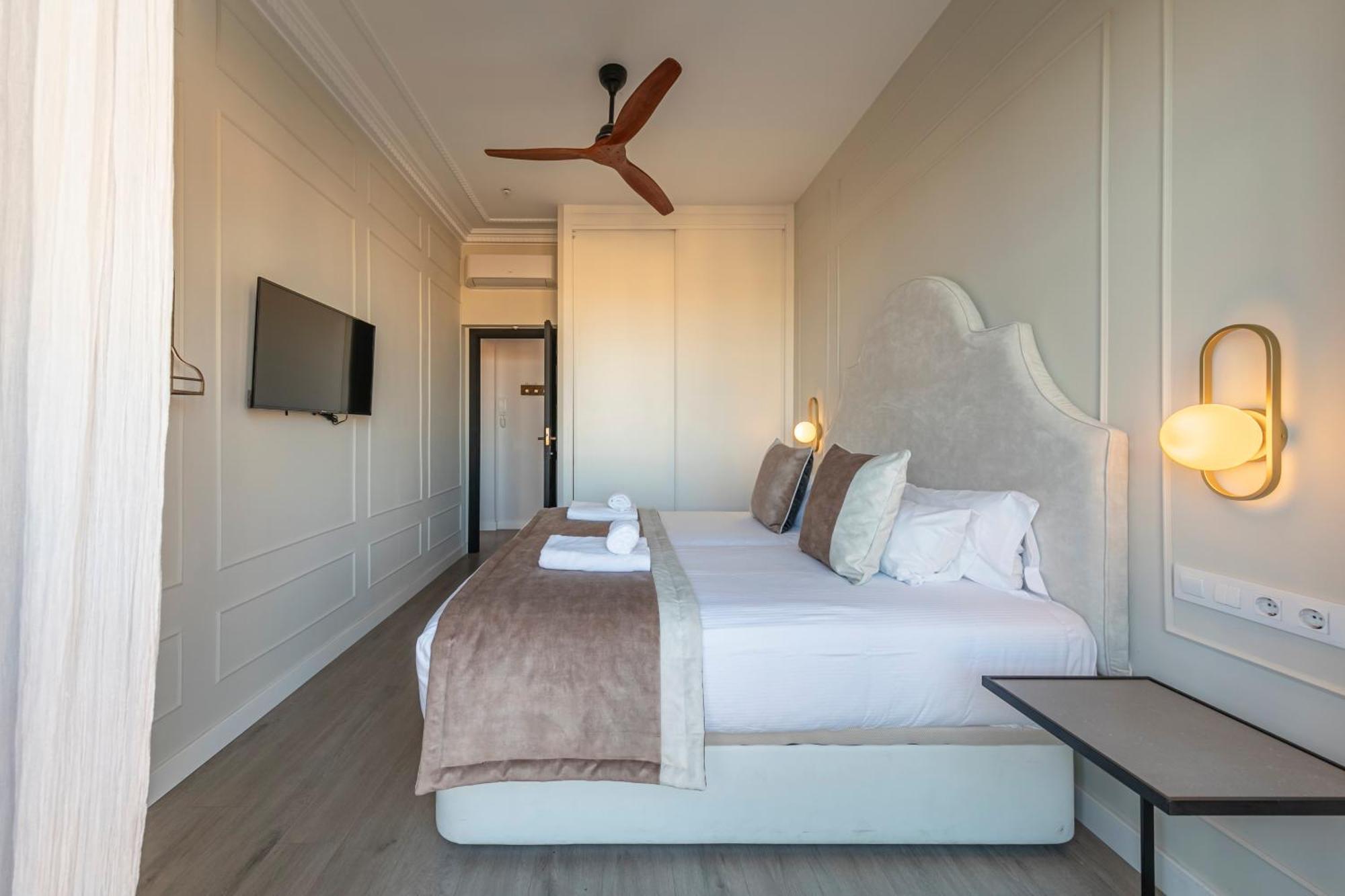 Apartamento Isg Modern Atticpool At The Cathedralfree Parking Sevilla