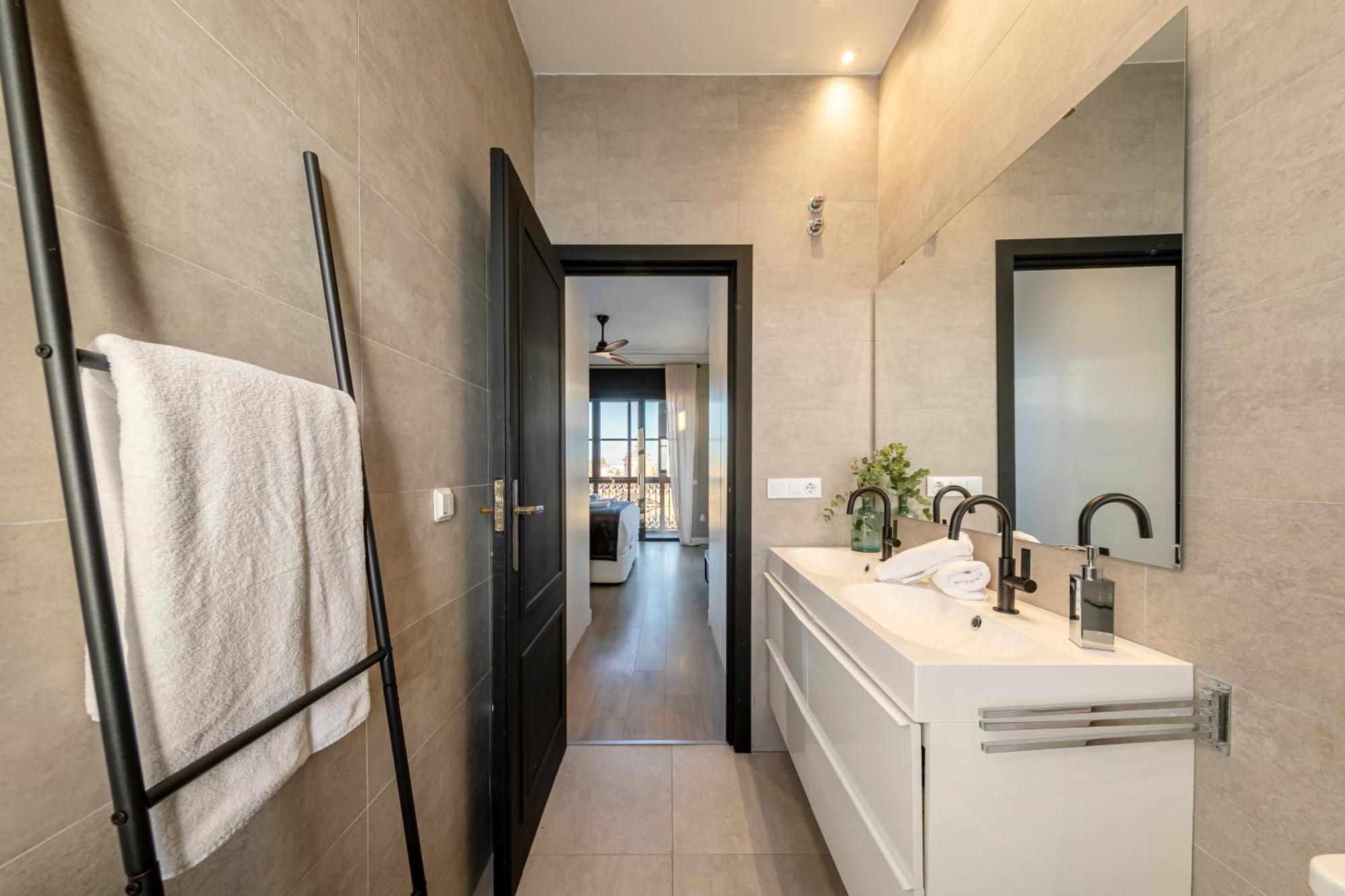 Isg Modern Atticpool At The Cathedralfree Parking Apartamento *